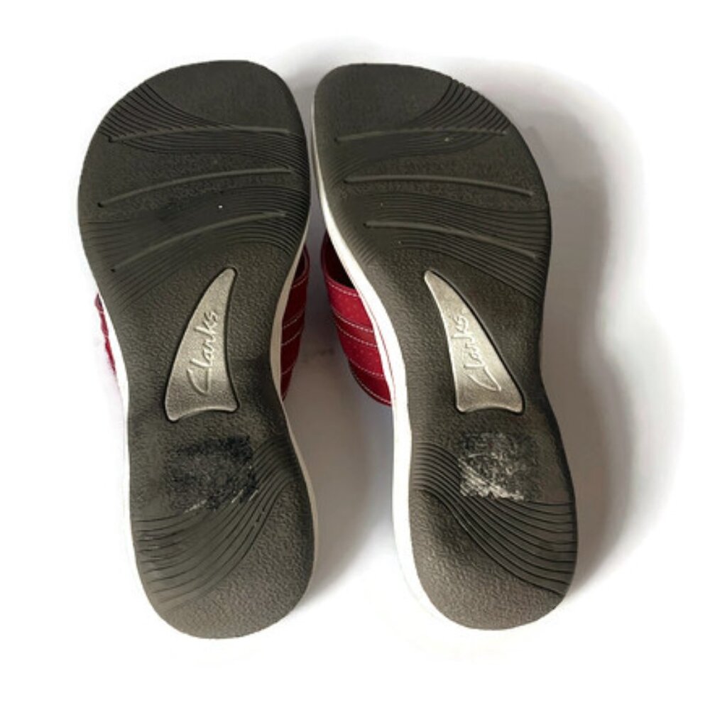 Clarks Red Cloudsteppers Women's Thong Sandals - Picture 9 of 9